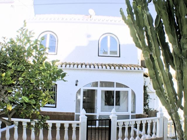 Bungalow en venta en Torrevieja photo 0
