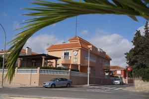 Casa con terreno en venta en Murcia photo 0