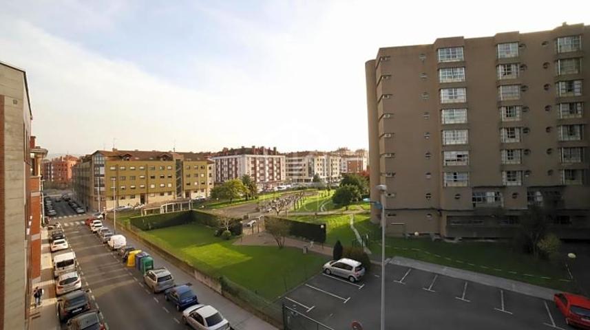 Piso en venta en Gijón photo 0