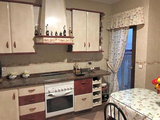 Chalet en venta en Moriles photo 0