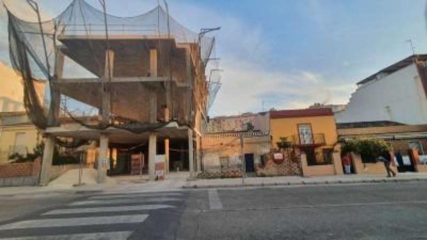 Casas de pueblo en venta en Linares, Safa. photo 0