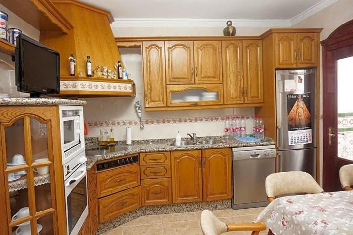 Chalet en venta en Lucena, Calle Catalina Marín, 14900 photo 0