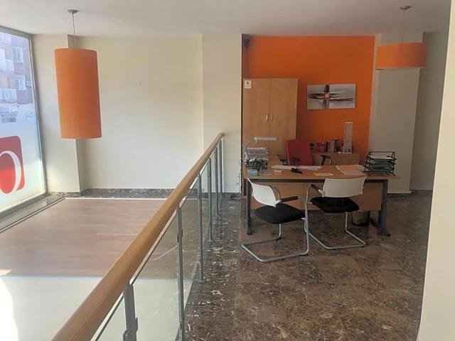 Local comercial en venta en Yecla photo 0