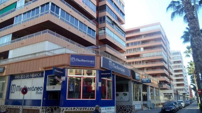 Local comercial en venta en Torrevieja photo 0