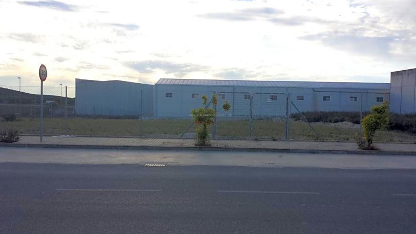 Terreno en venta en Lucena photo 0