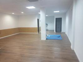 Local comercial en venta en Blanes photo 0