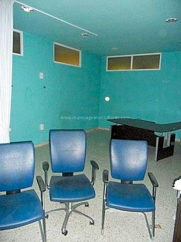 Local comercial en venta en Lucena photo 0