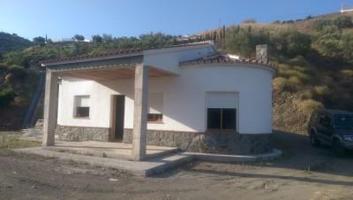 Casa con terreno en venta en Cómpeta photo 0