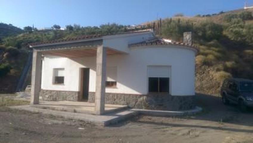 Casa con terreno en venta en Cómpeta photo 0