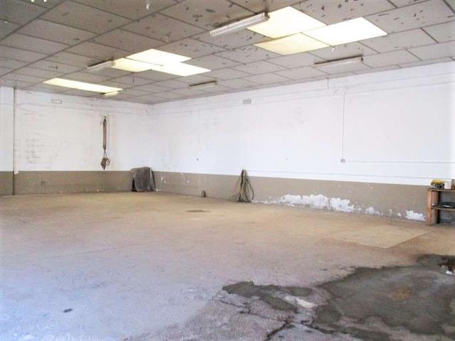 Local comercial en venta en Valdepeñas, Salida Del Peral photo 0