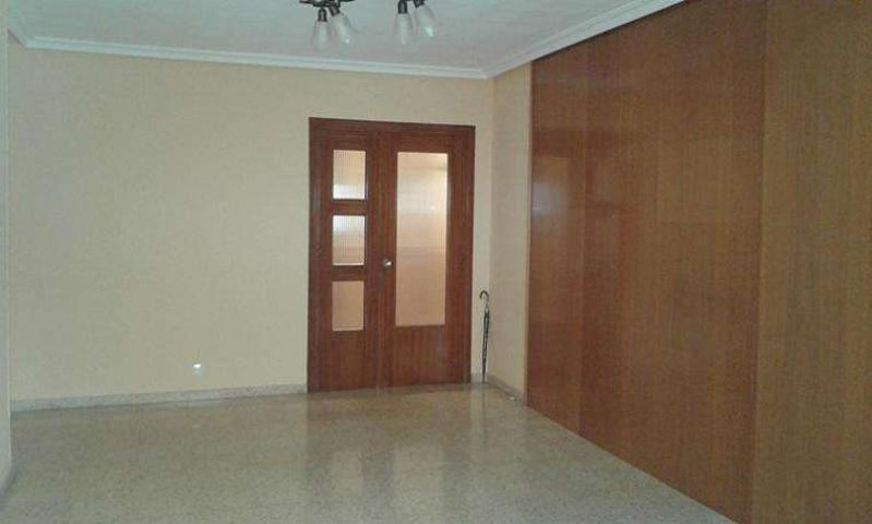 Apartamento en venta en Valdepeñas, Centro photo 0