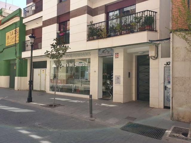 Local comercial en venta en Valdepeñas photo 0