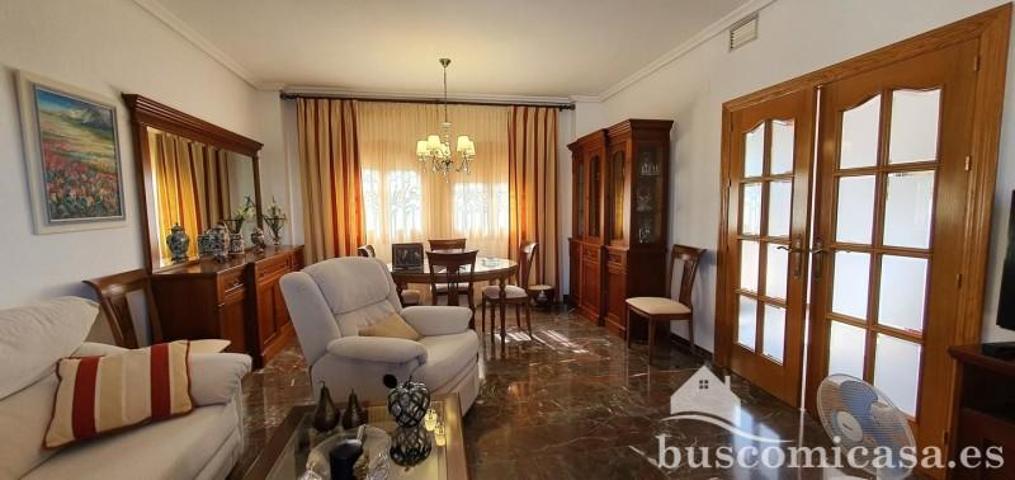 Chalet en venta en Linares, Calle Pintor Leonardo da Vinci, 23700 photo 0