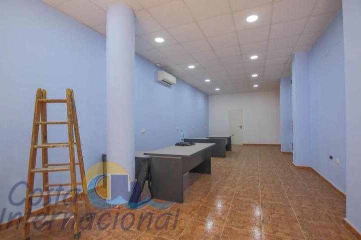 Local comercial en venta en Torrevieja, Playa del cura photo 0