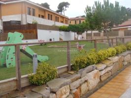 Chalet en venta en Lloret de Mar, Fenals photo 0