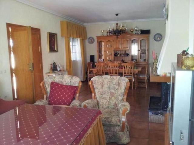 Casa con terreno en venta en Sevilla photo 0