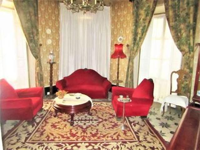 Local comercial en venta en Valdepeñas, Plaza Balbuena photo 0