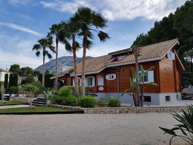 Chalet en venta en Denia, Las rotas photo 0