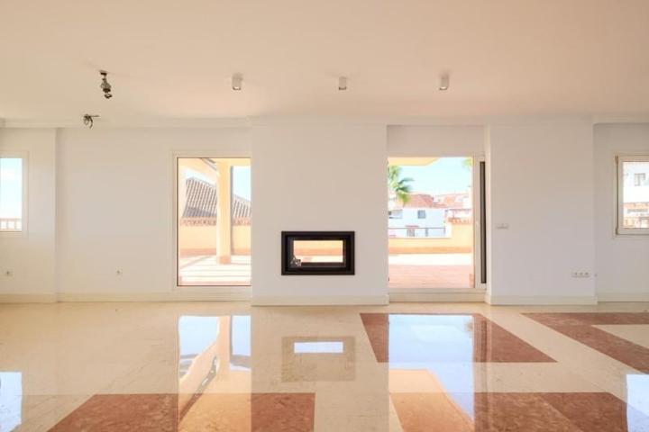 Piso en venta en Marbella photo 0