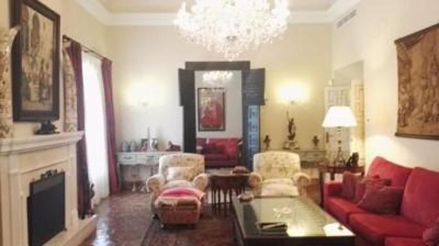 Chalet en venta en Sevilla photo 0