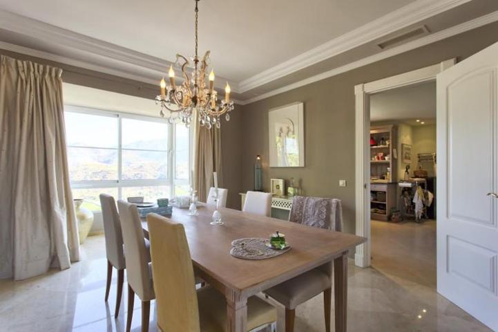 Chalet en venta en Benahavís photo 0