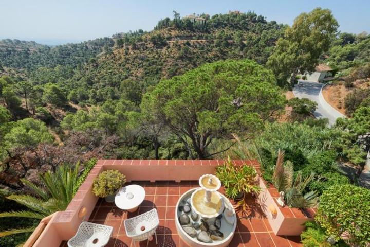 Chalet en venta en Benahavís photo 0