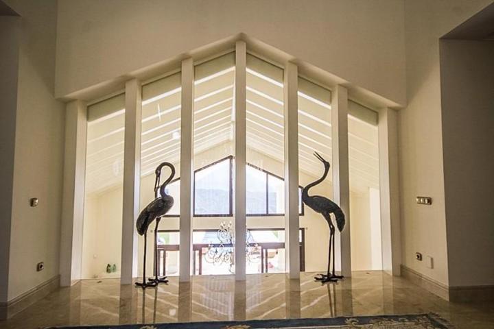 Chalet en venta en Benahavís photo 0