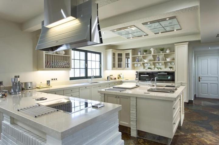 Chalet en venta en Marbella photo 0