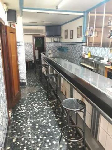 Local comercial en venta en Bailén, Centro photo 0