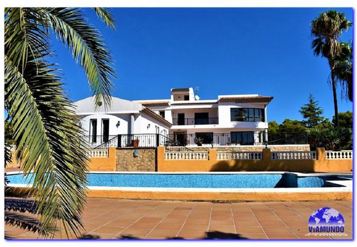 Casa con terreno en venta en Altea, El Planet photo 0