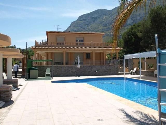 Chalet en venta en Denia, Montgo photo 0