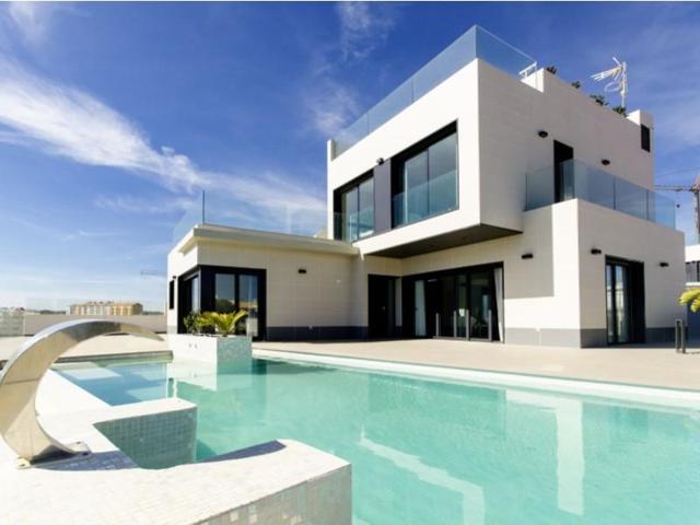 Chalet en venta en Orihuela, Dehesa de Campoamor photo 0