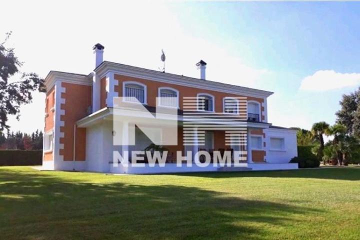Chalet en venta en Boadilla del Monte, Avenida de las Lomas, 28669 photo 0