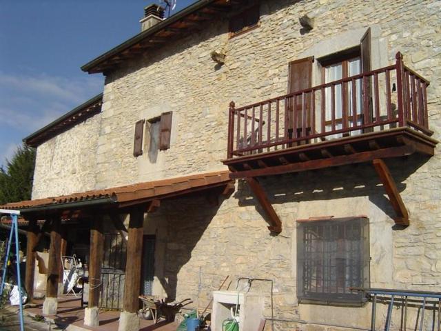 Casa con terreno en venta en Vitoria-Gasteiz, Vitoria-Gasteiz photo 0