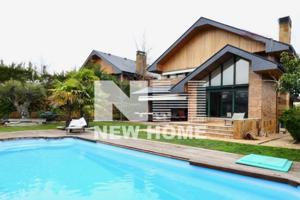 Chalet en venta en Las Rozas de Madrid, Avenida Lazarejo, 88, 28232 photo 0