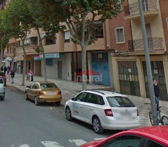 Local comercial en venta en Albacete, Feria photo 0