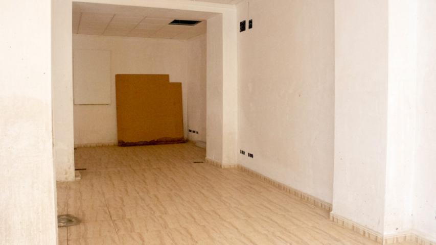 Local comercial en venta en Ondara photo 0