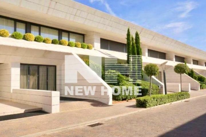 Chalet en venta en Pozuelo de Alarcón, Paseo de los Lagos, 28223 photo 0