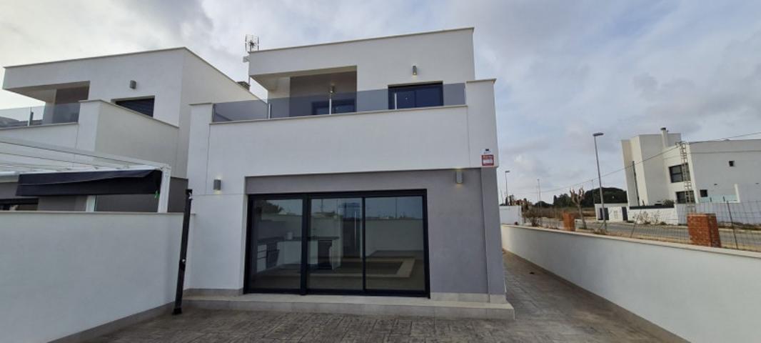 Chalet en venta en Orihuela Costa, Los Dolses photo 0