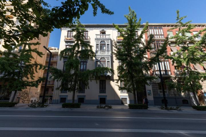 Edificio en venta en Granada, Gran via photo 0