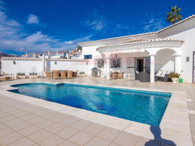 Chalet en venta en Algarrobo photo 0