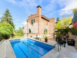 Chalet en venta en Pozuelo de Alarcón, Calle Siete Picos, 28223 photo 0