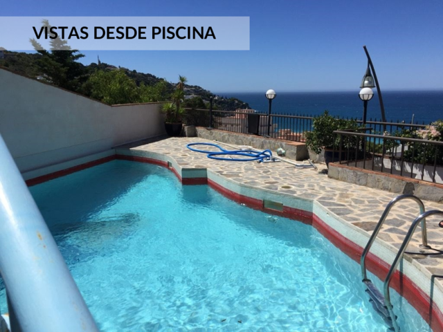 Casa en venta en Almuñécar photo 0