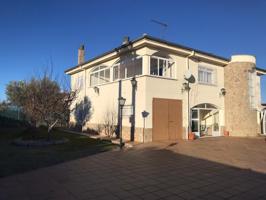 Chalet en venta en Castellanos de Villiquera photo 0