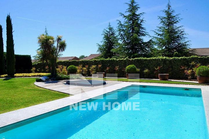 Chalet en venta en Pozuelo de Alarcón, Calle Prado del Rey, 4, 28223 photo 0