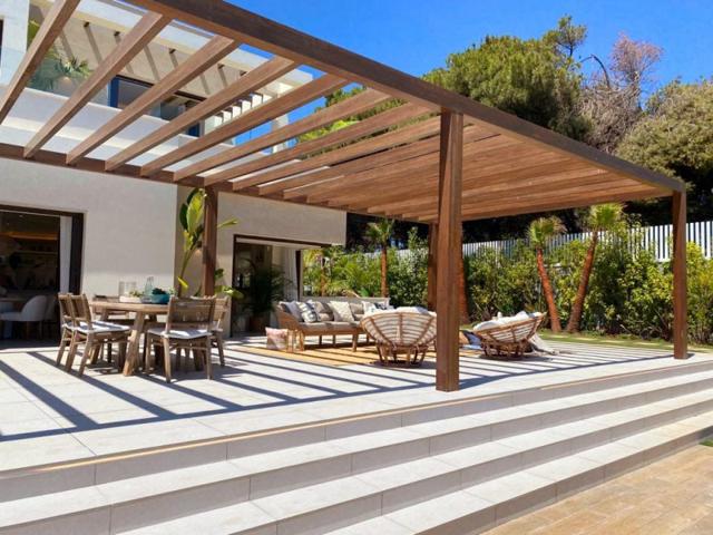 Apartamento en venta en Estepona, El Velerin photo 0