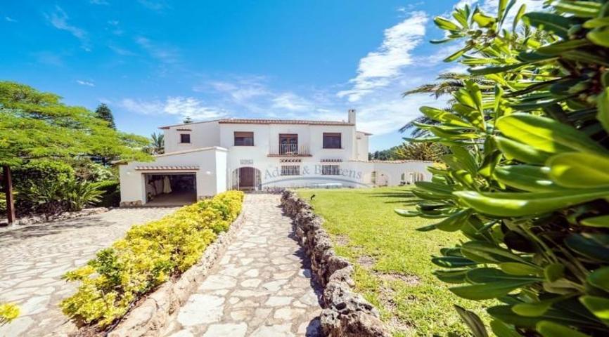 Chalet en venta en Denia, Marina Alta photo 0