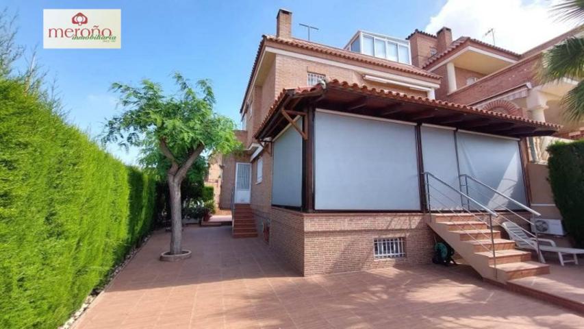 Chalet en venta en Elche, Bonavista photo 0