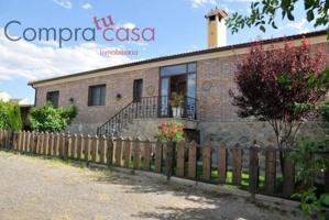 Casa con terreno en venta en Segovia, Torredondo photo 0