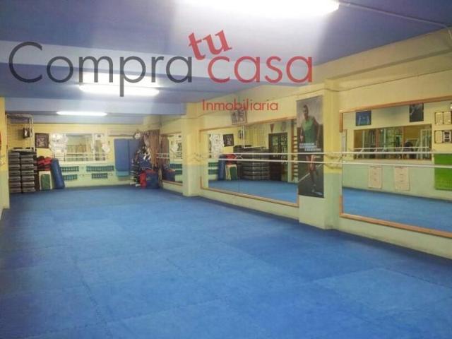 Local comercial en venta en Segovia, San lorenzo photo 0